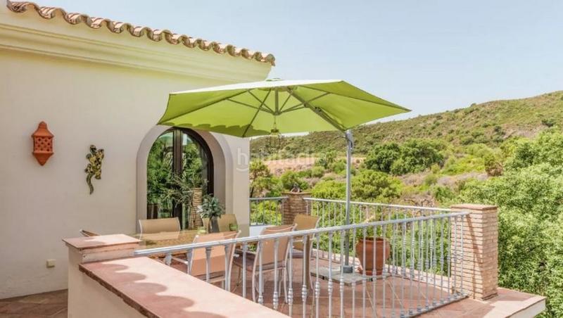 Foto dccb8419-ec41-42b1-999b-d5960e780665. Chalet en altos de Estepona Estepona