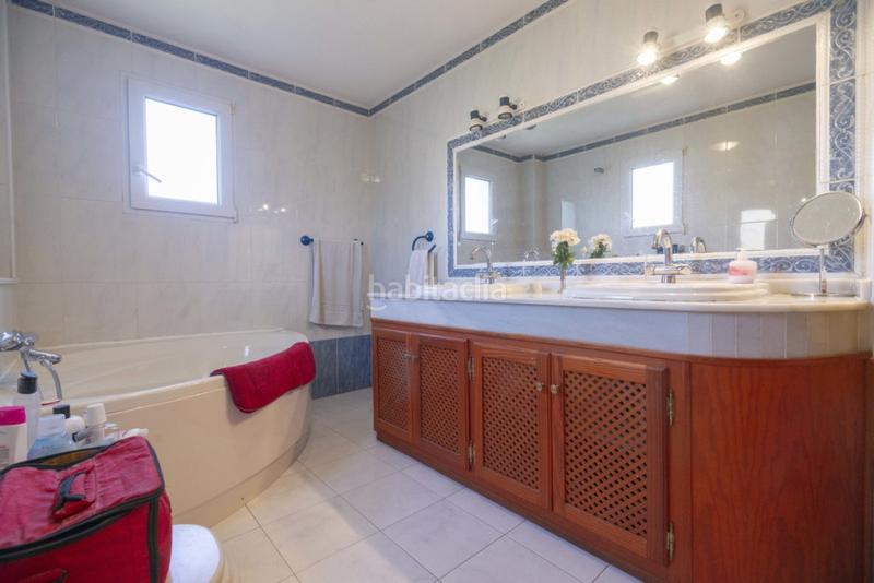 Foto bf100f2f-738f-45f3-aba5-0de7cb2bf27c. Chalet con parcheggio piscina in El Rosario - Ricmar Marbella