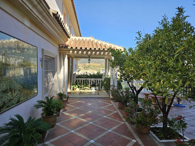 Foto 0f283e26-6f17-45f5-b059-ce199b07c61d. Xalet amb calefacció aparcament piscina a Santa María Marbella