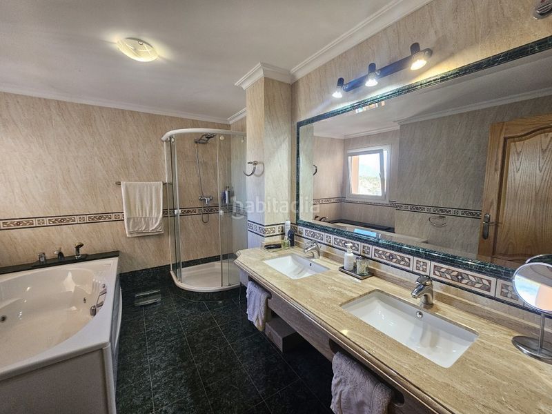 Foto 1b7b4629-f559-4890-97f5-cd8072e5e7f8. Xalet amb calefacció aparcament piscina a Santa María Marbella