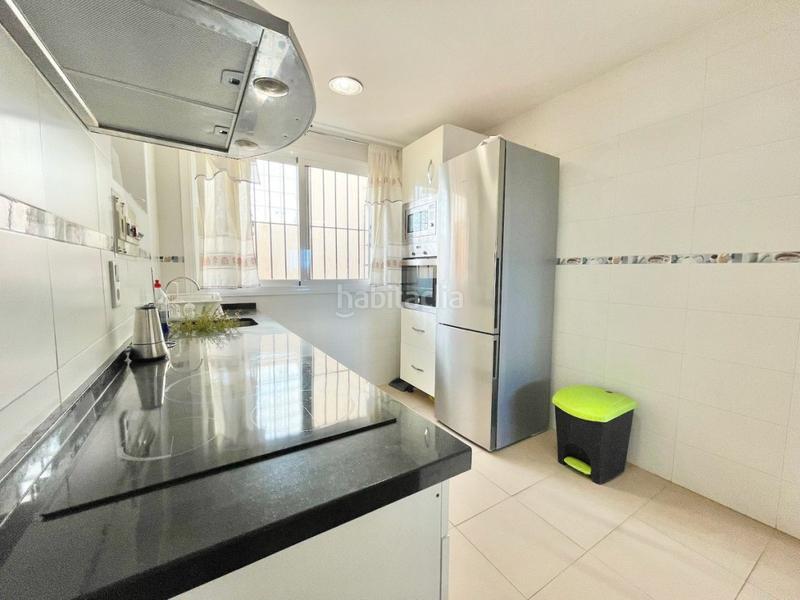 Foto 3543f30a-ddd0-48d1-9a54-a9d282002650. Chalet en Puerto Deportivo Fuengirola