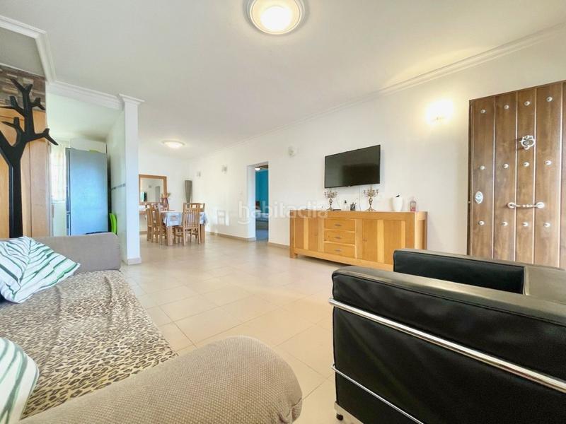 Foto b96c94b3-26c1-4f95-b931-27e74c62ff88. Chalet with parking in Puerto Deportivo Fuengirola