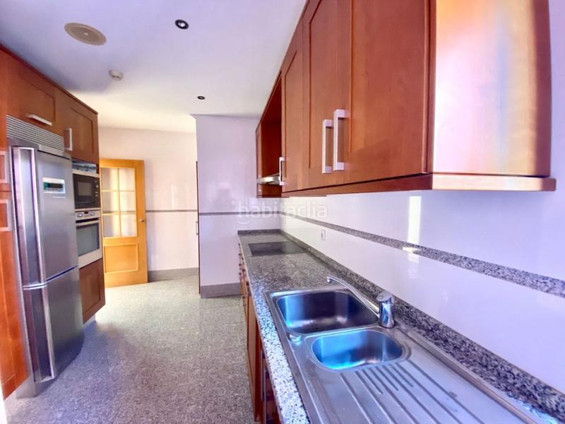 Foto 65654230-9570-4135-ba7d-4e7035783f83. Duplex with parking pool in Guadalmansa Estepona