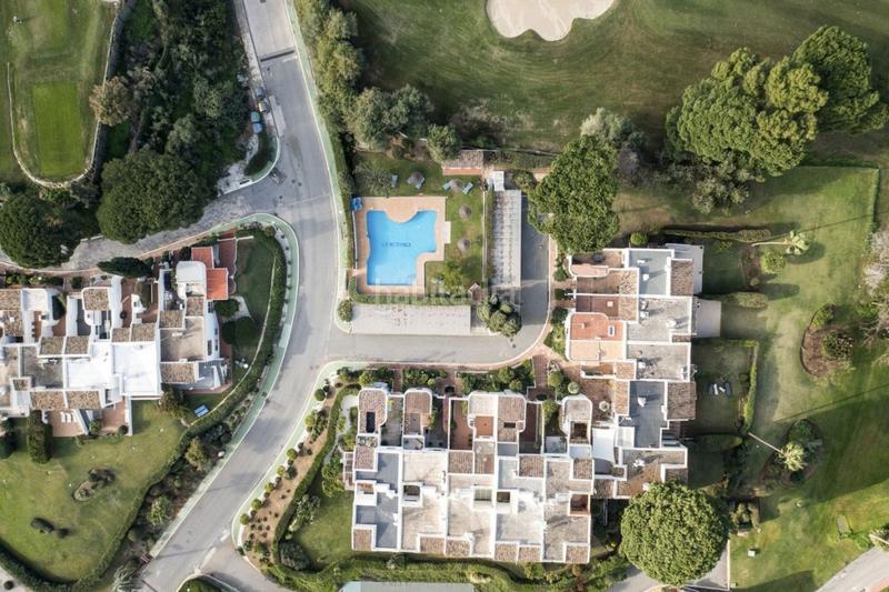 Foto 30d7b7be-80ed-4341-b88c-28157a890603. Towny house with parking pool in Aloha Marbella