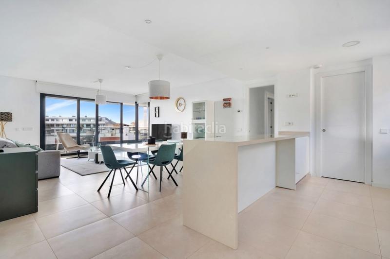 Foto 366308f1-eb9e-4154-a6bf-95df71e423e1. Apartamento en Las Gaviotas - Carvajal Fuengirola