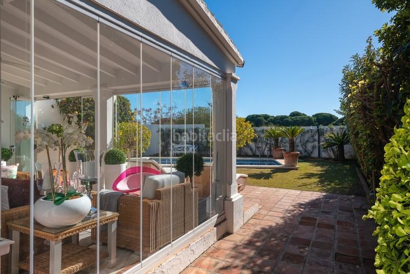 Foto 50841316-532c-4dd0-83bf-55164a0da231. Chalet mit parking pool in Cabopino - Artola Marbella