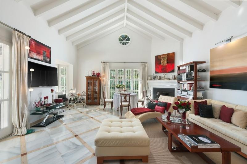 Foto ef93ad6a-fd14-473d-9ad8-02c724806b9c. Chalet mit parking pool in Cabopino - Artola Marbella