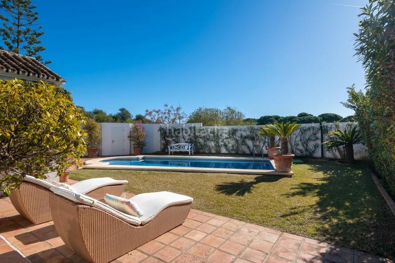 Foto 5dfcb9ab-92b4-4230-99f9-b7212346b5db. Chalet en Cabopino - Artola Marbella