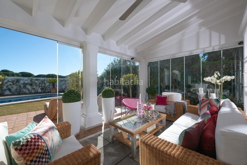 Foto 0319b297-7c42-48f2-9875-adedf5ac0060. Chalet con parcheggio piscina in Cabopino - Artola Marbella