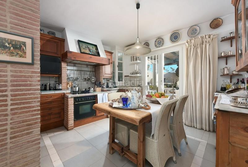 Foto 58271b8b-f681-45f6-9e91-3788864904d9. Chalet con parcheggio piscina in Cabopino - Artola Marbella