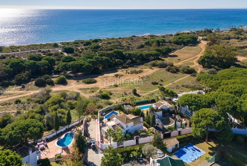 Foto 936bc6cf-56a9-466f-9b33-4db3750683e8. Chalet con parcheggio piscina in Cabopino - Artola Marbella