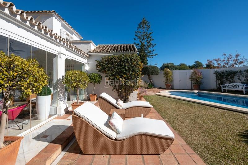 Foto bff73064-3c20-4dfb-aee9-0bb7ec0477d5. Chalet con parcheggio piscina in Cabopino - Artola Marbella