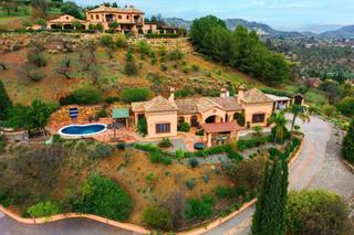 Country house in Monda