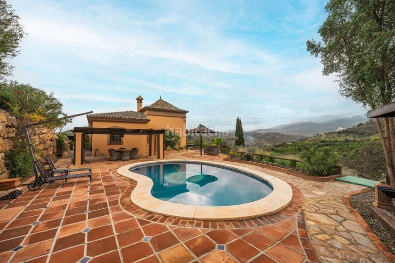 Foto f9590a46-35cb-4bb0-b696-94cf1db93666. Masia amb aparcament piscina a Monda