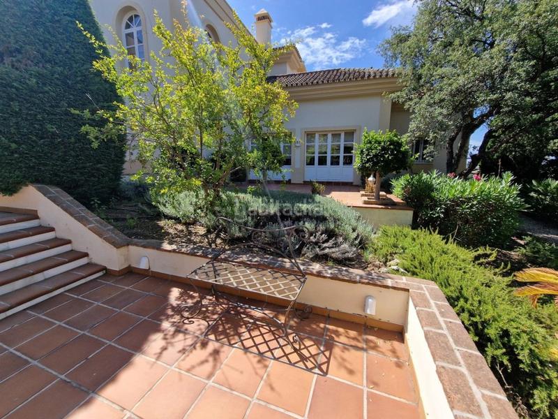 Foto ebb4984d-ef88-437e-84af-2e0c43ee11ad. Chalet mit parking pool in Calahonda Mijas