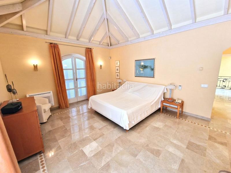 Foto 0fd2f579-596d-4e19-9566-2dcb60749831. Chalet avec parking piscine dans Calahonda Mijas