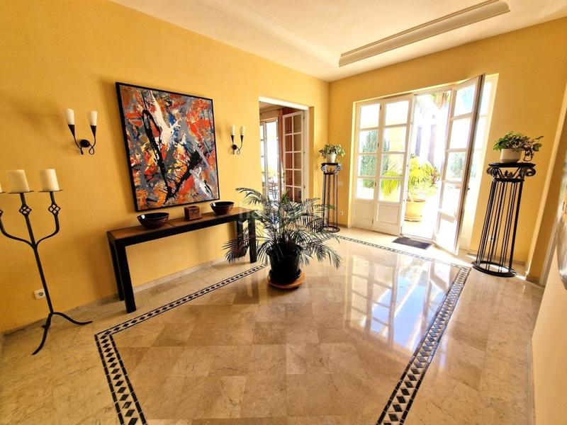 Foto 9c2a96ab-072f-4f97-9bc4-73ac8a18d63e. Chalet con parcheggio piscina in Calahonda Mijas