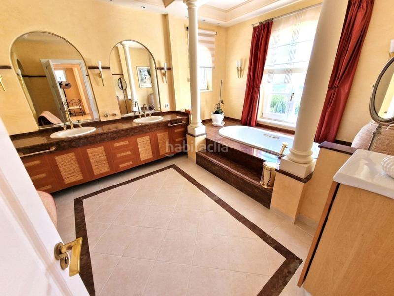 Foto 6e1bee0d-37d4-415c-91ab-c33b9cc08151. Xalet amb aparcament piscina a Calahonda Mijas