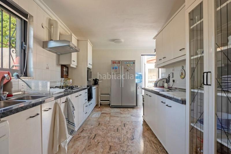 Foto 301a8f9f-ad06-4a83-83e6-7722d709df3b. Chalet mit parking pool in El Faro de Calaburra - Chaparral Mijas
