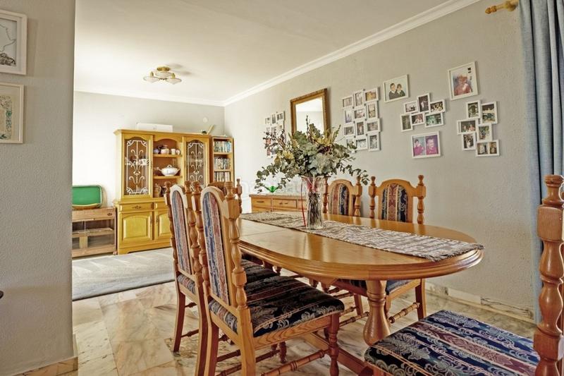 Foto 4f1a04f7-fa54-479c-ae4e-c16f69b347de. Chalet mit parking pool in El Faro de Calaburra - Chaparral Mijas