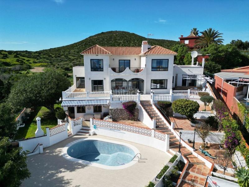 Foto 60c21aaf-4398-4c38-9266-6c6f58febbd9. Chalet avec parking piscine dans El Faro de Calaburra - Chaparral Mijas