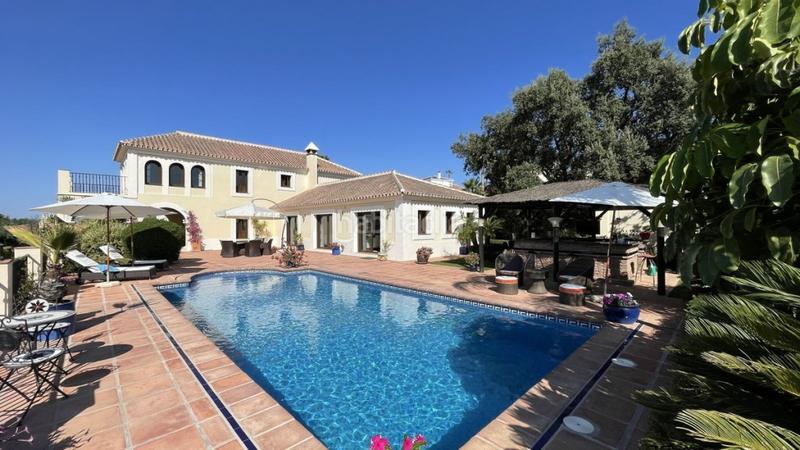 Foto 64aeae31-a6dd-4e8d-a4c9-37ef2ed0757a. Chalet with heating parking pool in Centro Alhaurín el Grande