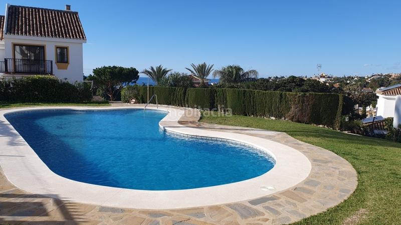 Foto 9025ca11-6d2f-432c-ac28-e2b814f672df. Casa pareada en Calahonda Mijas
