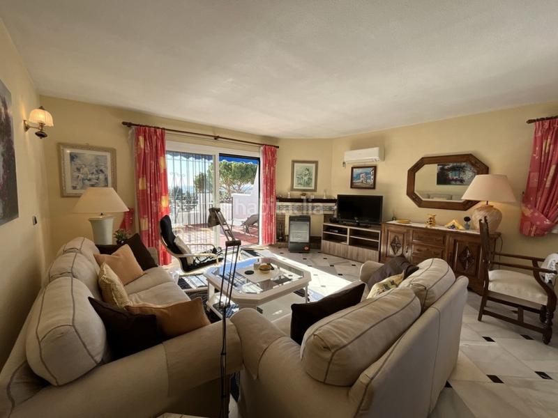 Foto f47e03da-a5a1-4098-ac46-95875fcc231d. Casa pareada en Calahonda Mijas