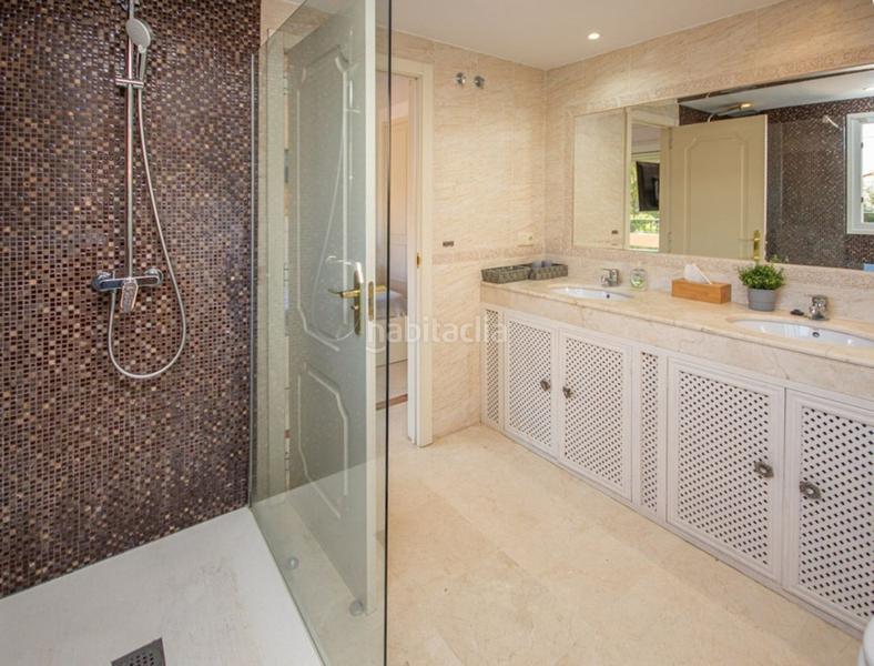 Foto 4fb5f35f-3529-4343-834e-1eb082c28991. Xalet amb aparcament piscina a Riviera del Sol Mijas