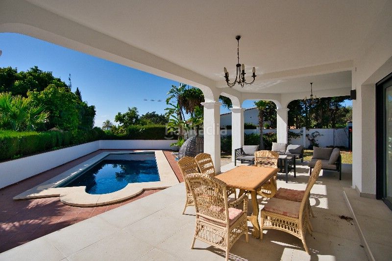 Foto 049f28a7-4bf3-4bed-beb3-1e40581470da. Chalet en Marbesa Marbella