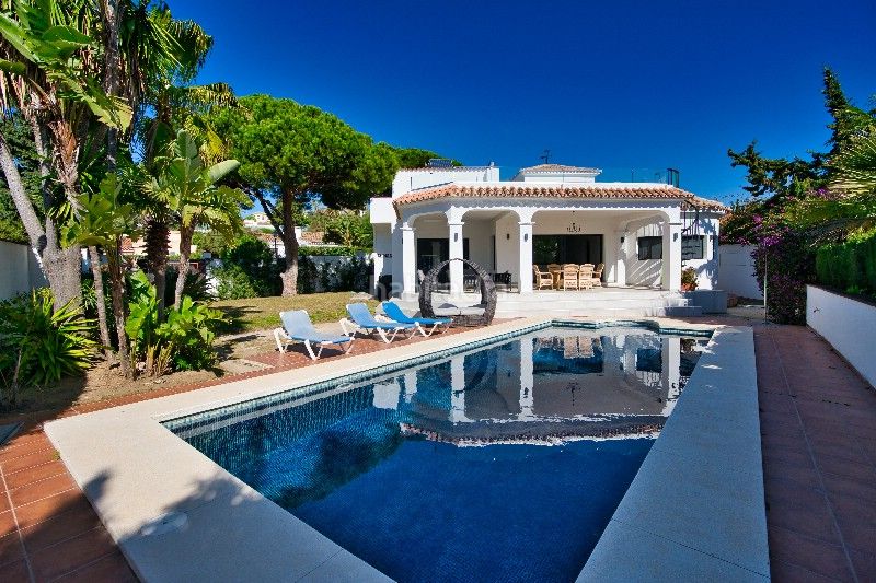 Foto 5ed5eeb7-d815-4693-a4b5-e8e00fb9a43c. Chalet en Marbesa Marbella