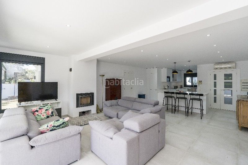 Foto b3dee1f9-3eb2-44f6-be21-bc5fa2a0c2ed. Chalet en Marbesa Marbella