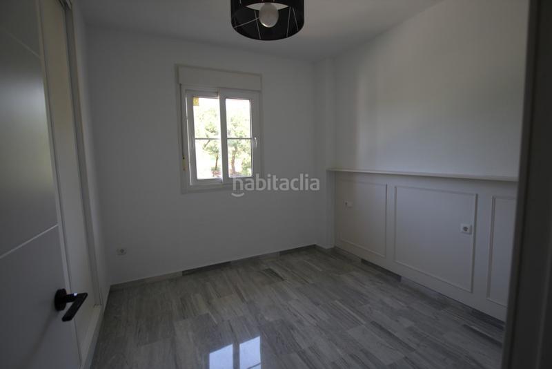 Foto 16a7ba46-d011-443b-9e0f-41e97e40ad52. Piccolo appartamento con parcheggio piscina in Cabopino - Artola Marbella