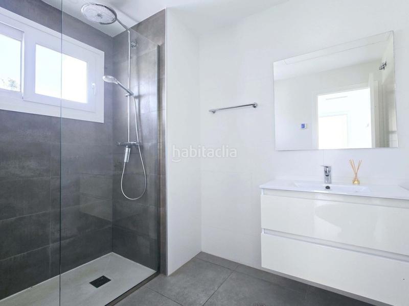 Foto 568c46e7-26ce-4419-83e4-e2e1136cde08. Chalet avec parking piscine dans Torreblanca del Sol Fuengirola