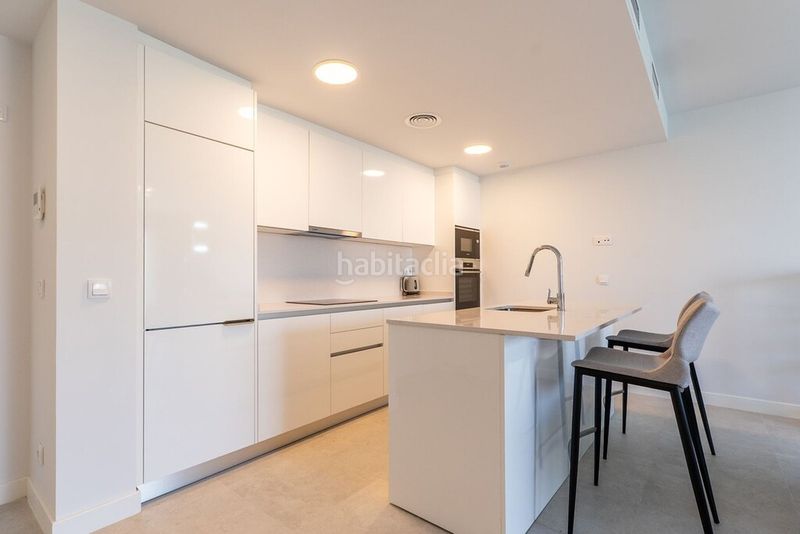 Foto 0c45752e-7406-4f57-80b0-66ed8347c7bc. Apartament amb aparcament piscina a puerto de Estepona Estepona