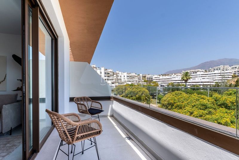 Foto 753ed5fb-6fd9-443f-a2ce-3c0d0b187e4e. Apartament amb aparcament piscina a puerto de Estepona Estepona