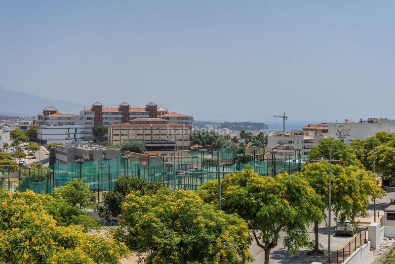 Foto b68e7937-2281-49b9-968d-97deccf88bd4. Apartament amb aparcament piscina a puerto de Estepona Estepona