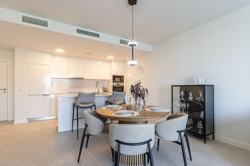 Foto cbe889e8-a404-4133-a0b8-0772de42fb4a. Apartament amb aparcament piscina a puerto de Estepona Estepona