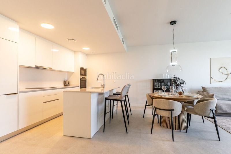Foto e6f422a8-1690-477b-9ea2-36f5ddf0adc2. Apartament amb aparcament piscina a puerto de Estepona Estepona