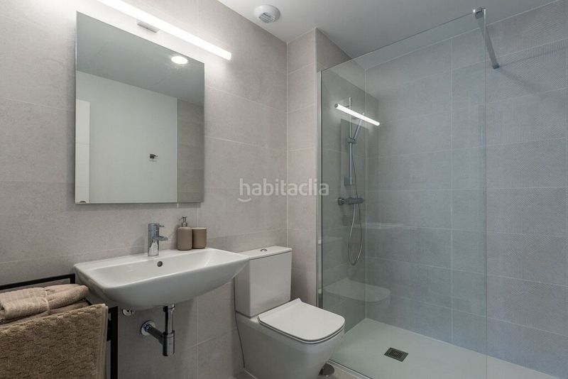 Foto f9bcb38a-e4a2-4c2d-bb8b-f40316d0eddc. Apartament amb aparcament piscina a puerto de Estepona Estepona