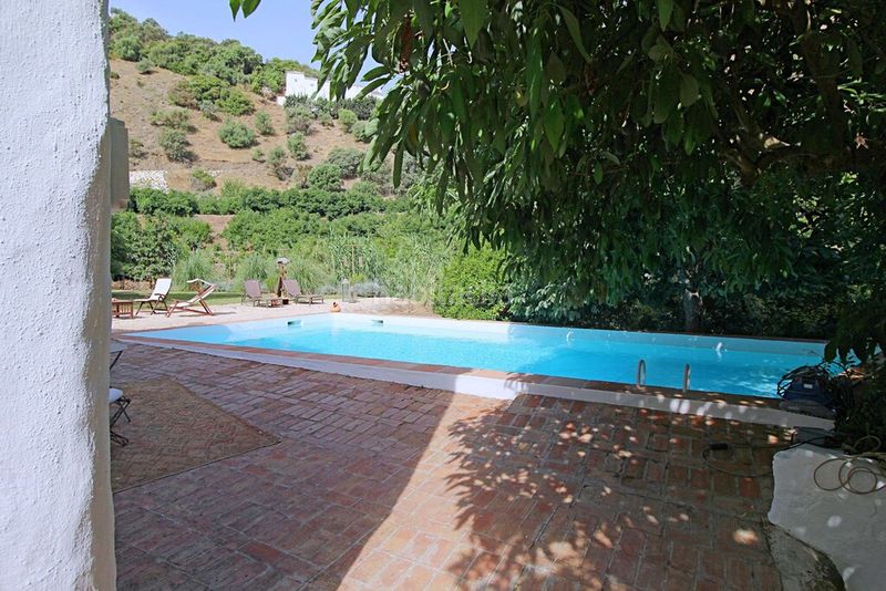 Foto e305395d-38bb-4f6d-8800-6610bf4be9c6. Masia amb piscina a Coín