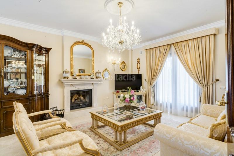 Foto f7f819ca-f5e2-43b9-acd2-367548c7ec39. Chalet en Centro Alhaurín el Grande