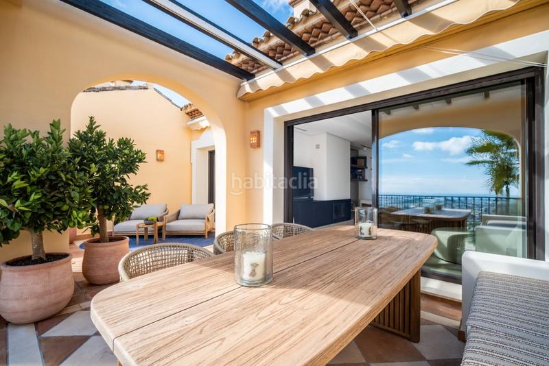 Foto 4f00c0cb-1e5a-4ec5-bf30-baf055eedf02. Penthouse with heating parking pool in Benahavís pueblo Benahavís