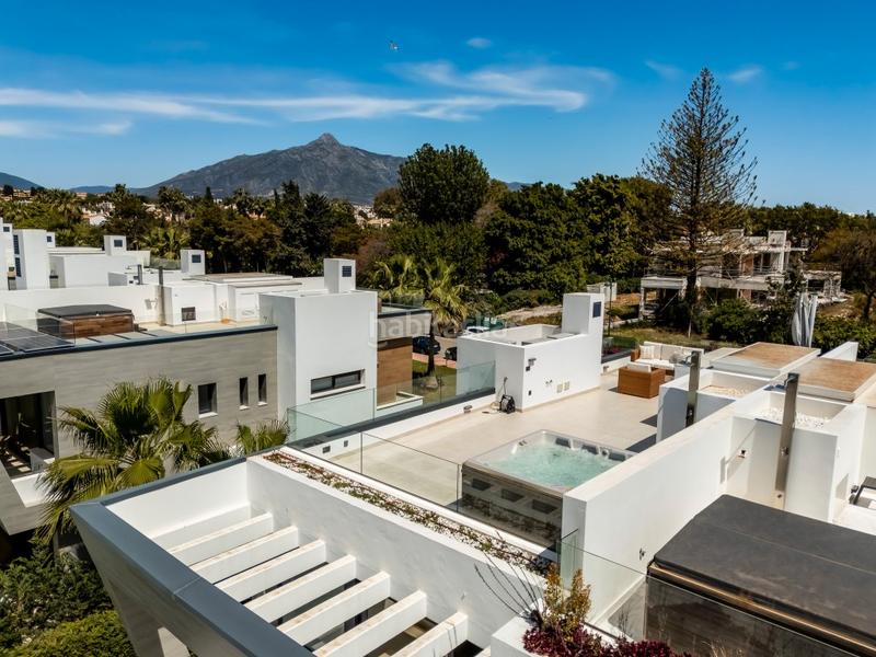 Foto a39df702-7524-49f5-a740-50e9dd2f6e49. Chalet con riscaldamento parcheggio piscina in Las Brisas Marbella