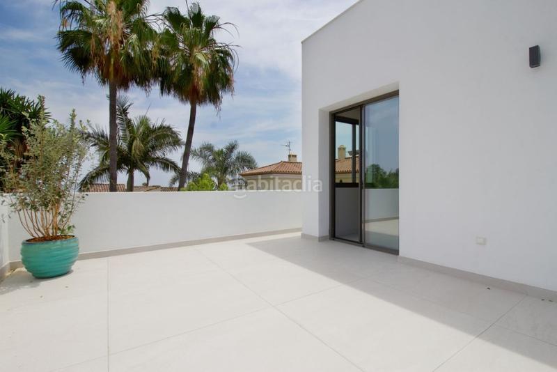 Foto 7a39f000-c3a0-4230-b016-cf64bb614ff5. Chalet avec chauffage piscine dans Seghers Estepona