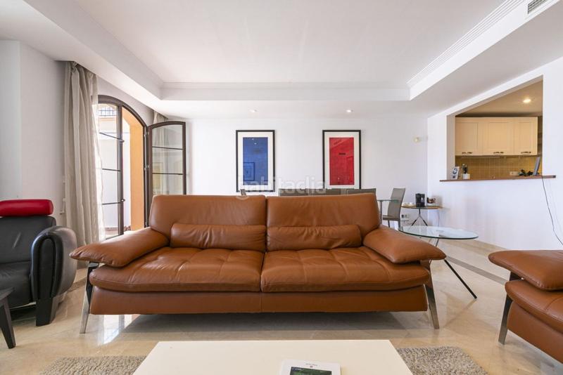 Foto fbf0d260-8333-47fa-bef8-0cfccc195def. Casa bifamiliare con riscaldamento parcheggio piscina in Benahavís