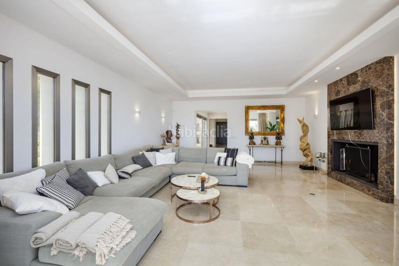 Foto 0e527111-9f8d-4011-ba6b-32652def6c37. Chalet mit parking pool in Parque Central Estepona