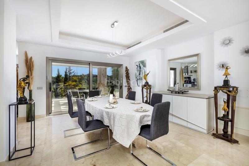 Foto 81609b71-bc26-4267-8372-86c8c01596ed. Chalet mit parking pool in Parque Central Estepona