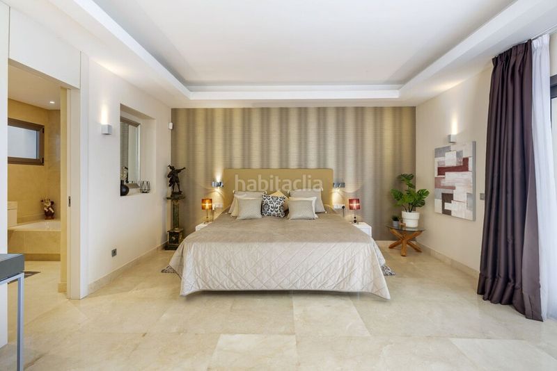 Foto cd82fae4-9a2f-4f89-9e32-48d1e9735b3d. Chalet en Parque Central Estepona