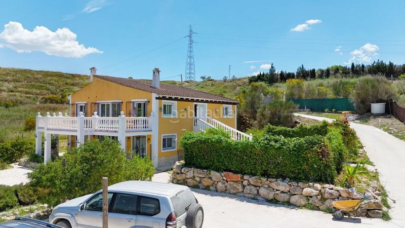 Foto e9690ec3-9065-4501-b8cc-89055524bbfd. Chalet dans Coín